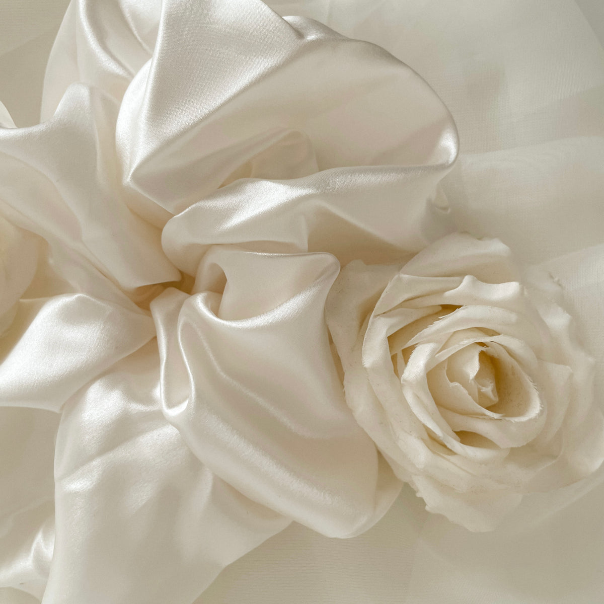 Silk Scrunchies - Ivory L